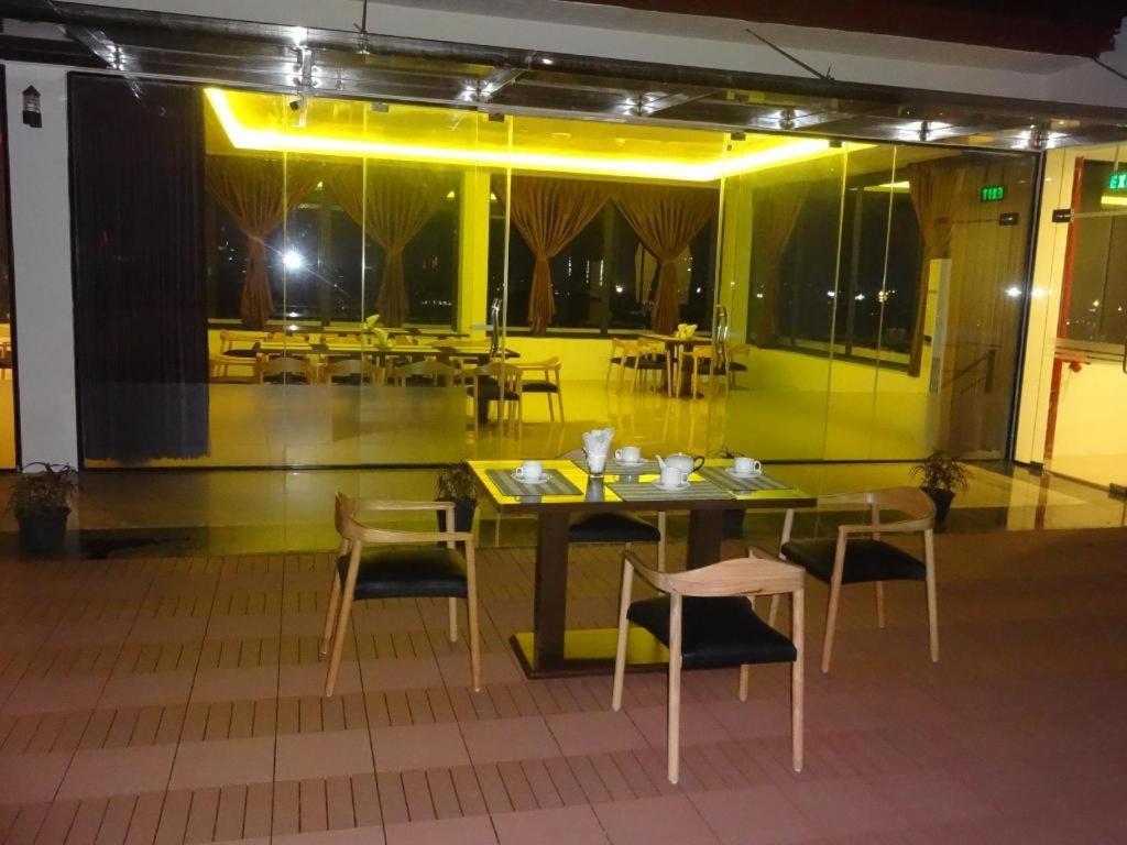 Virati Hotel Янгон Экстерьер фото