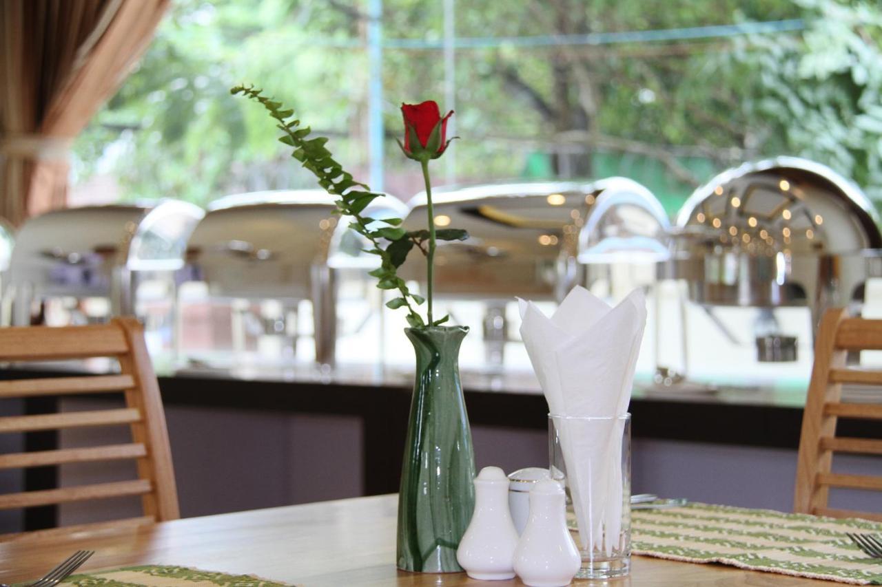 Virati Hotel Янгон Экстерьер фото